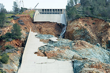 Damage to Lake Oroville Dam spillway February 2017